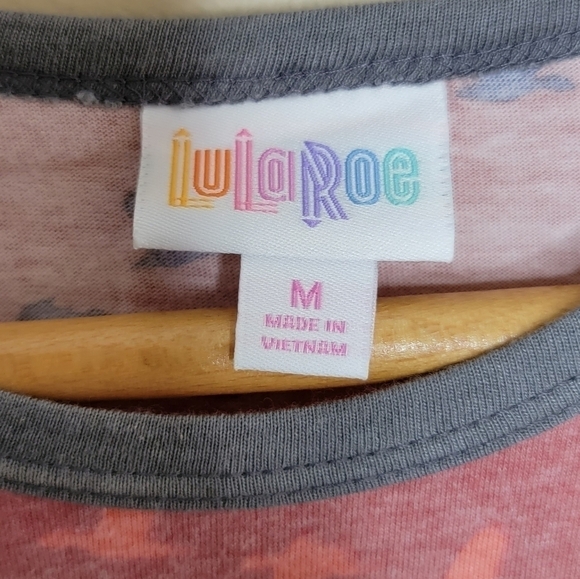 NWT LuLaRoe | Flying Bird Print Raglan Sleeve Randy Tee Size Medium - Picture 2 of 5